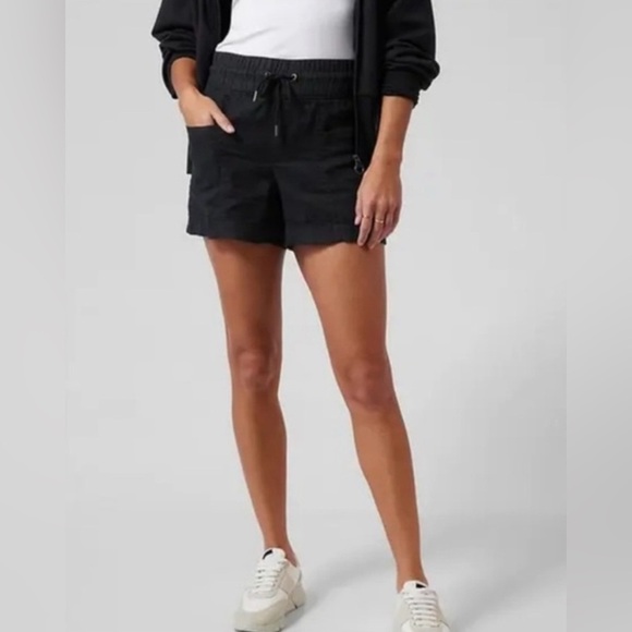 Athleta Cabo Linen 4'" Short in size 12. - Picture 1 of 9